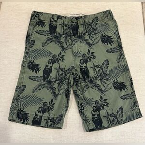 GAP Star Wars Themed Cargo Shorts.  Olive Green. Boys Size 10 Regular